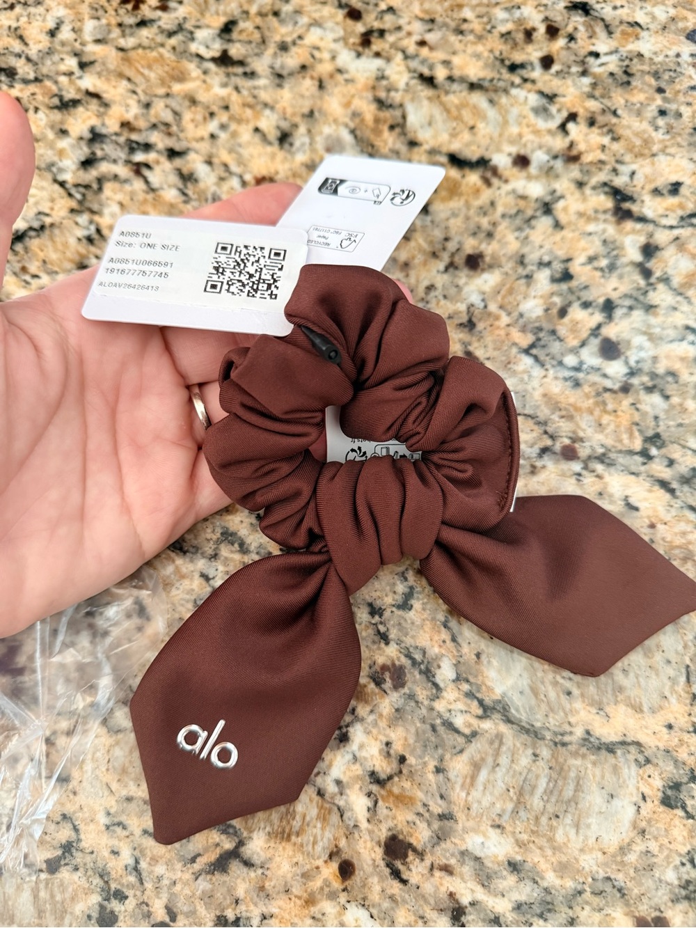 ALO Yoga Women's Brown Bow Scrunchie Hair Tie
